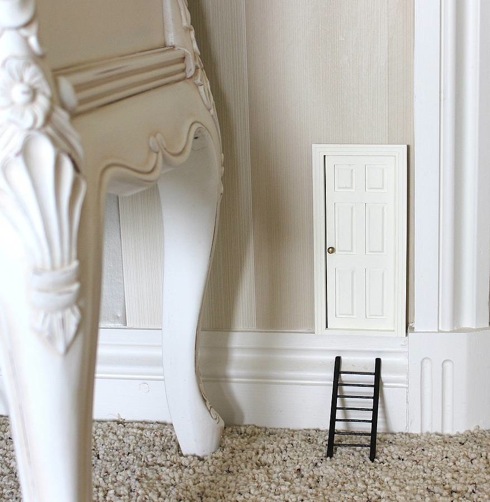 妖精の世界に通じているかもしれない。小さな、小さなドア【Tooth Fairy Door】