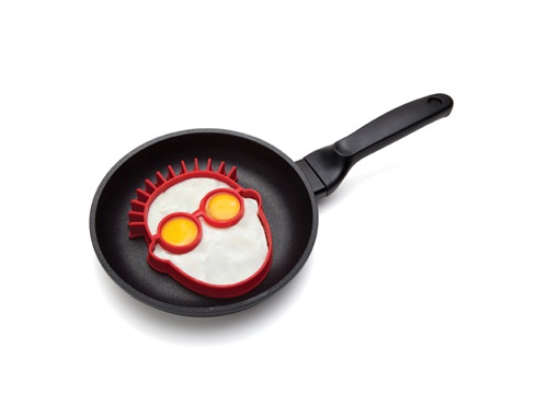 黄身が目玉に！？ 目玉焼きが人の顔に変身するグッズ【Gregg&#8217;s Fried Eggs Shaper】