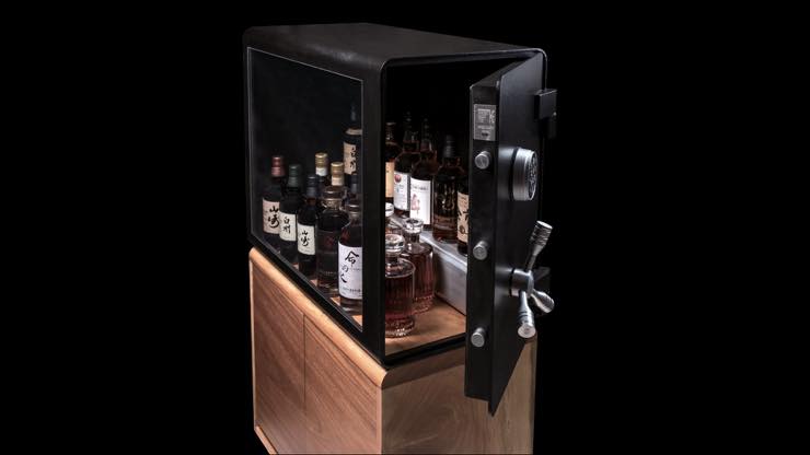 まるで金庫。とっておきのウイスキーを保存するための保管ケース【Whisky Vault】