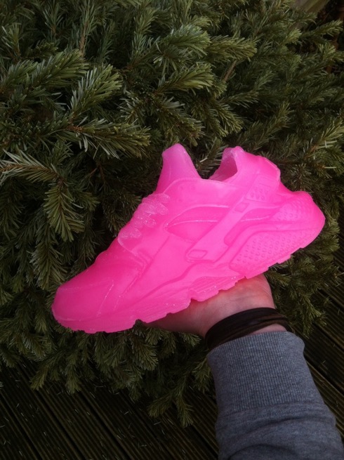 Fullsizehuasneakercandle05