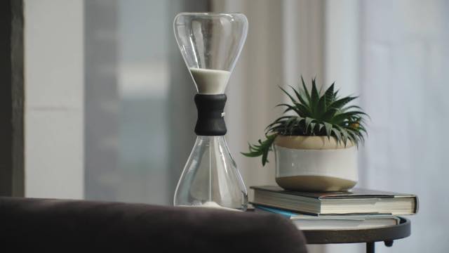 時間をセットできる巨大砂時計【Tempo】