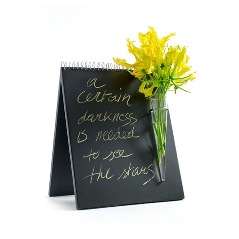 アナタなら何を書く？ 黒板にもなるフラワーベース【Flower holder/chalkboard】