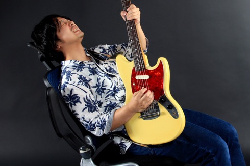 ギタリストのための椅子【ギタイス】