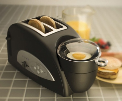 忙し過ぎる朝に。トーストと目玉焼きが同時に調理できるマシン【Egg and Muffin Toaster】