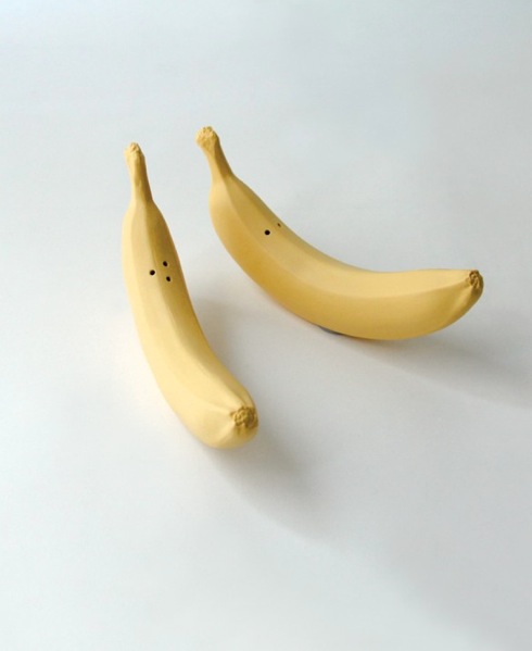 バナナにしか見えないソルト＆ペッパー【Bananas Salt&#038;Pepper Shakers】