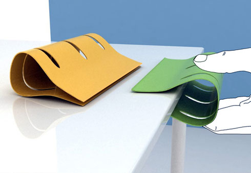 机の端にケーブルホルダーが作れるクリップ【ISI】