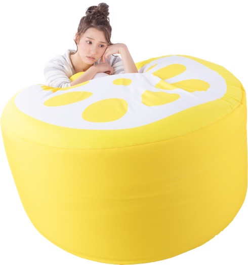 巨大な辛子蓮根？ いいえクッションです。【ジャンボカラシれんこんクッション】