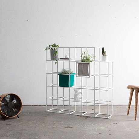 フレーム型の「増やせる」ディスプレイ収納【iPot】