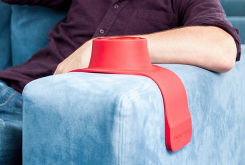 ソファで使えるドリンクホルダー【CouchCoaster】