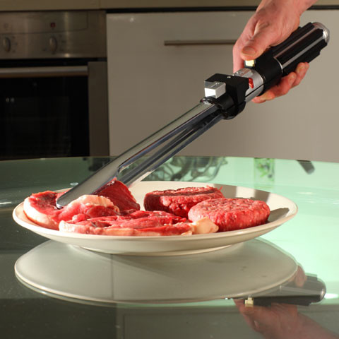 ライトセイバーそっくりなBBQトング【Star Wars Lightsaber BBQ Tongs】