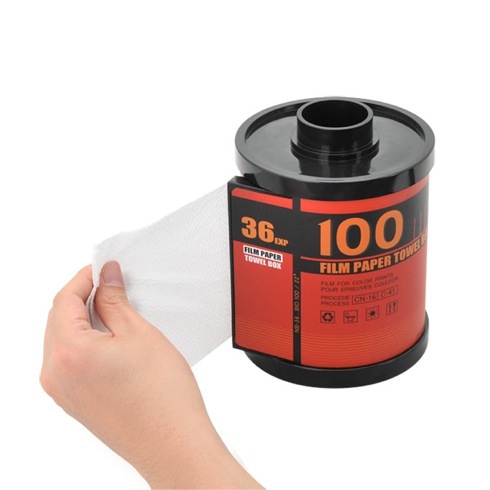 どでかい35mmフィルムから出てくるのは・・・ティッシュ？【フィルム形ティッシュホルダー】