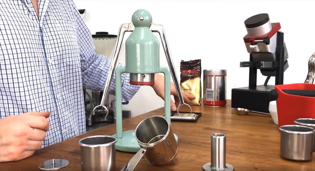 超シンプル、されど本格的。手動エスプレッソマシン【Cafelat Robot】