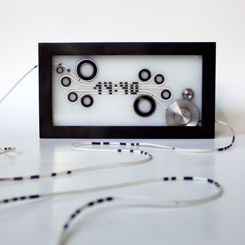 その時計は、1.2kmの「紐」で出来ていた。【FLUX 1440】