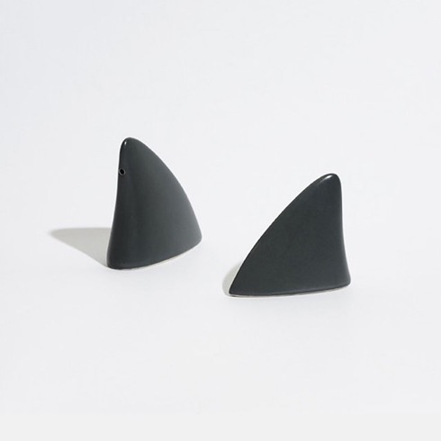 アナタのテーブルにジョーズが・・・。サメのソルト＆ペッパー【Finn Salt &#038; Pepper Set】