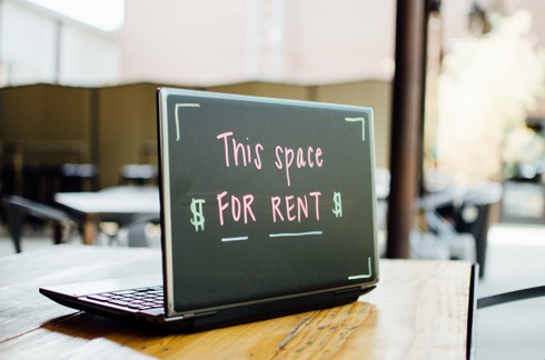 ノートPCが「黒板」に変身する貼り付けボード【The Blackboard】