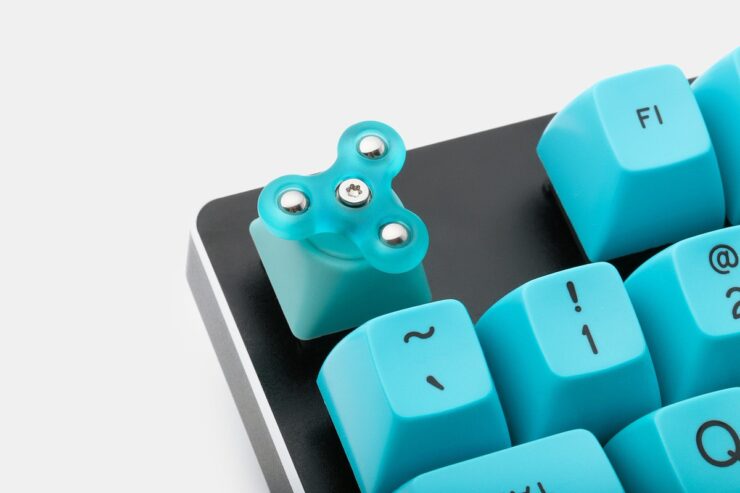 こんなところにも・・・。キーキャップになる極小ハンドスピナー【Hammer Fidget Spinner Artisan Keycap】