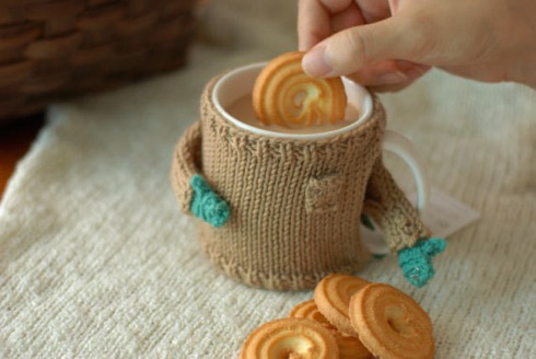 温かさに暖かさを。マグカップに着せるセーター【Mug Sweater】