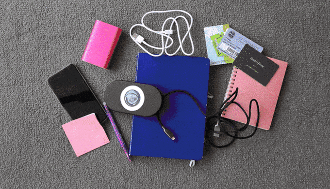 スマホが充電できる手帳。【Tesmo】