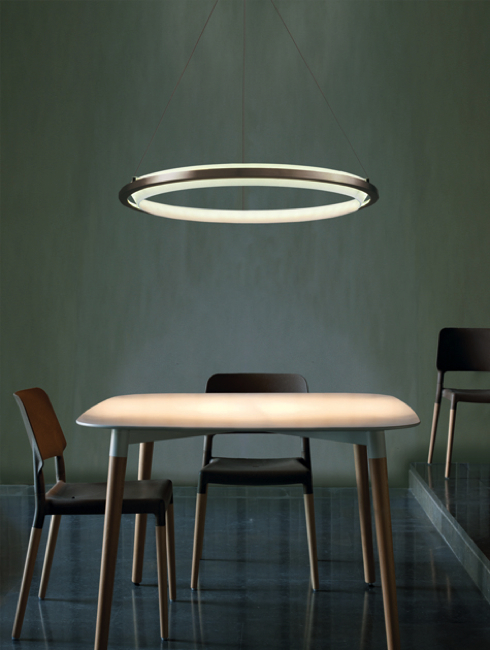 まるで天使の輪のよう・・・。宙に浮いた円環風の照明【Nimba】