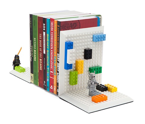 レゴで自由にカスタマイズできるブックエンド【Build On Brick Bookends】