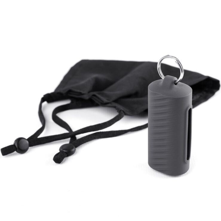 マスク入れポーチにもなるミニマルなキーホルダー【Matador Keychain Mask】