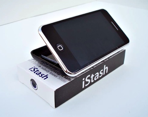 へそくりを隠すのに最適？ iPhoneソックリの小物入れ【iStash】