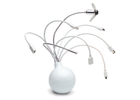 自由自在に動くケーブルは、まるで生き物のよう？！【LaCie Hub】