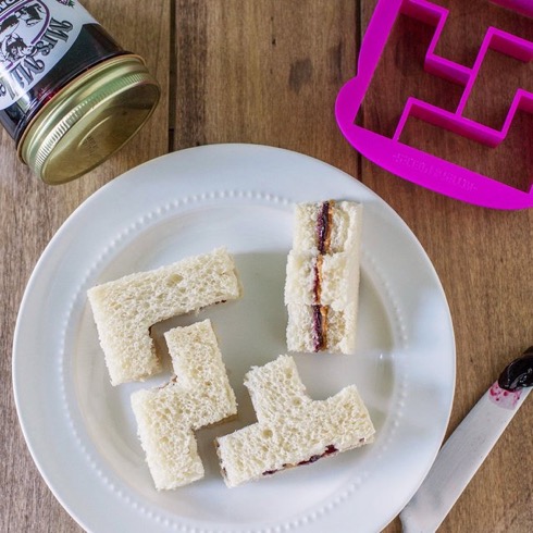 テトリスブロックのサンドイッチカッター【Bites &#038; Pieces】