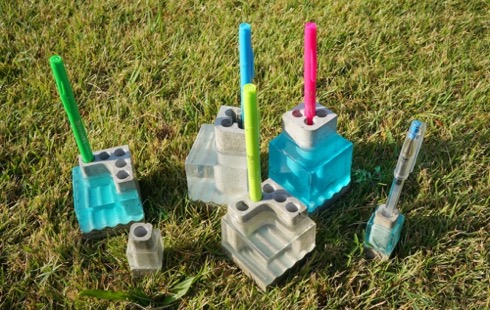 昼と夜で違った「癒やし」を。プールがモチーフのペンスタンド【Pool】