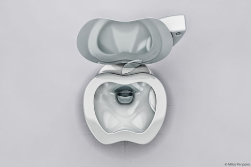 2011年最後の更新はコレだ！Appleロゴ型の「トイレ」？【iPoo】