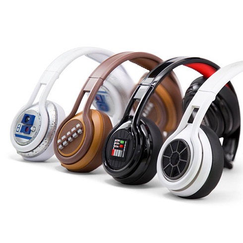 R2-D2やダースベイダーをモチーフにしたクールなヘッドフォン【Star Wars On-Ear Headphones Strike Back】
