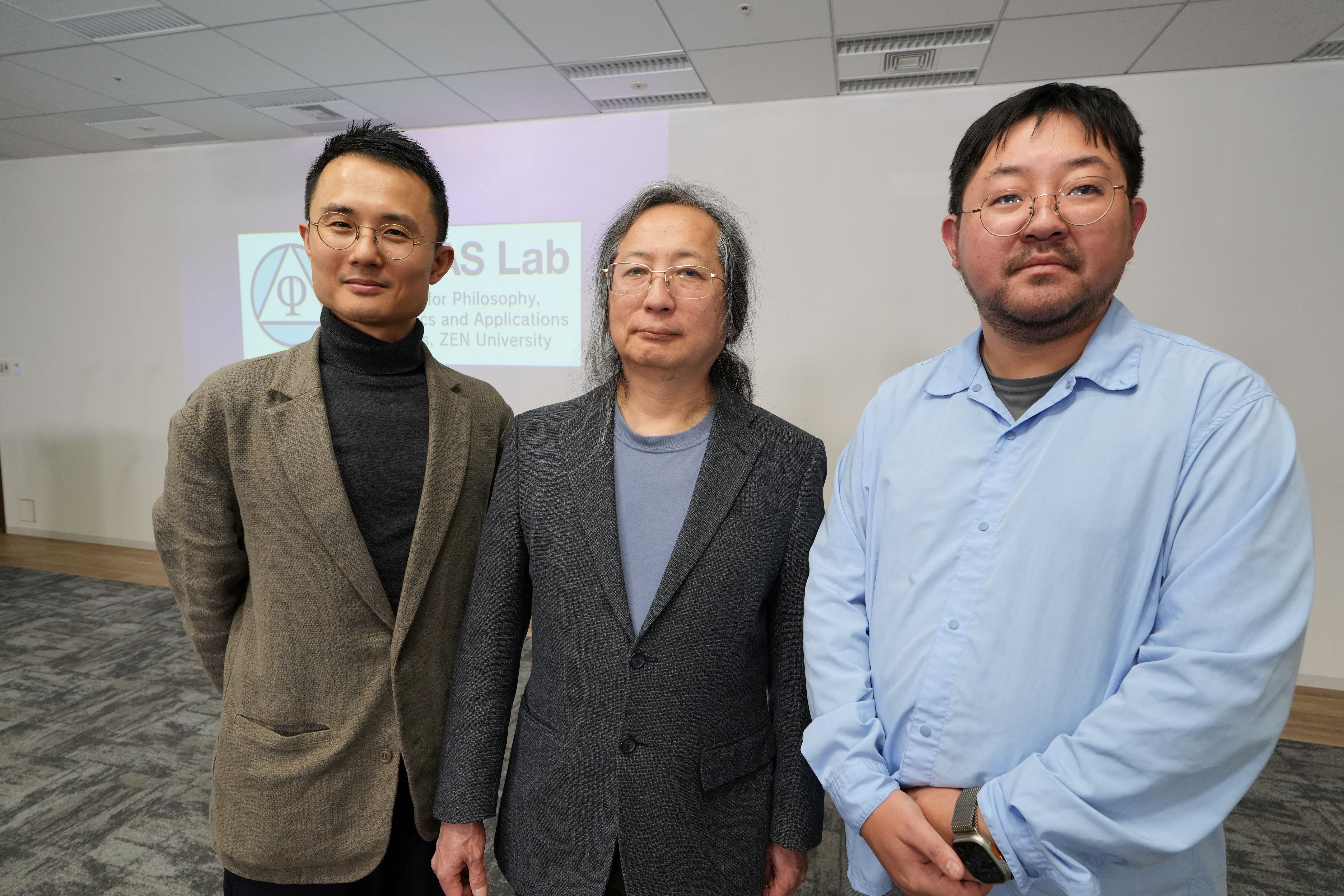 左から、大塚淳副所長、伊庭幸人所長、瀬下大輔講師（ZEN大学）