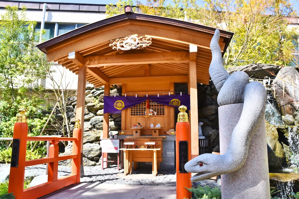巳(へび)年】2025年に参拝したい神社仏閣5選/関東・東北編 | Prism Japan
