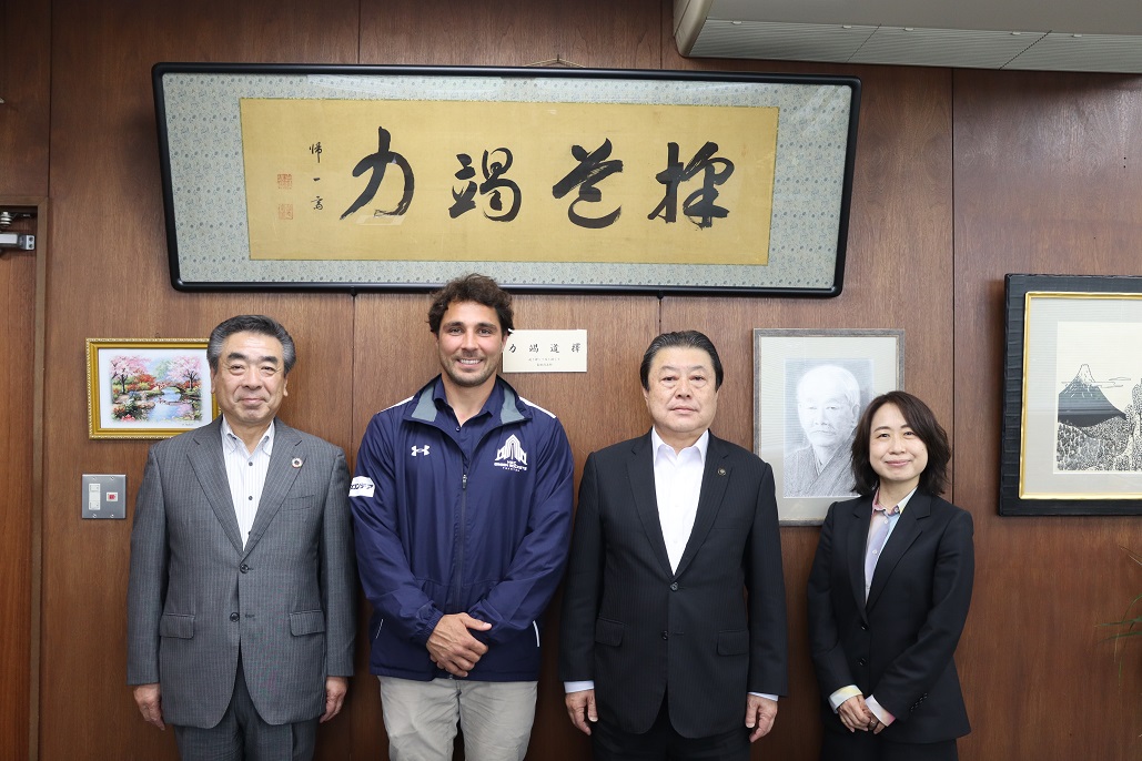 東葛8市へシーズン終了報告の表敬訪問をいたしました | ニュース | NEC