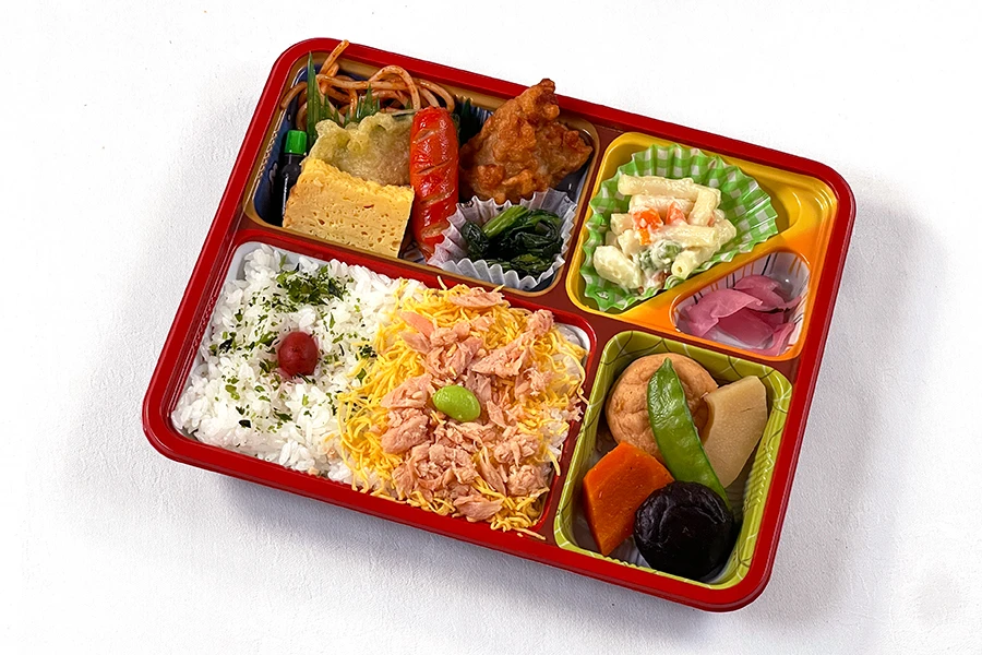 幕の内弁当〈楓〉 ※お茶付き（500mlペットボトル）
