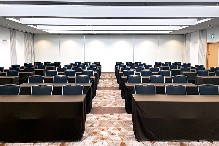 TKPエルガーラホール 中ホール2