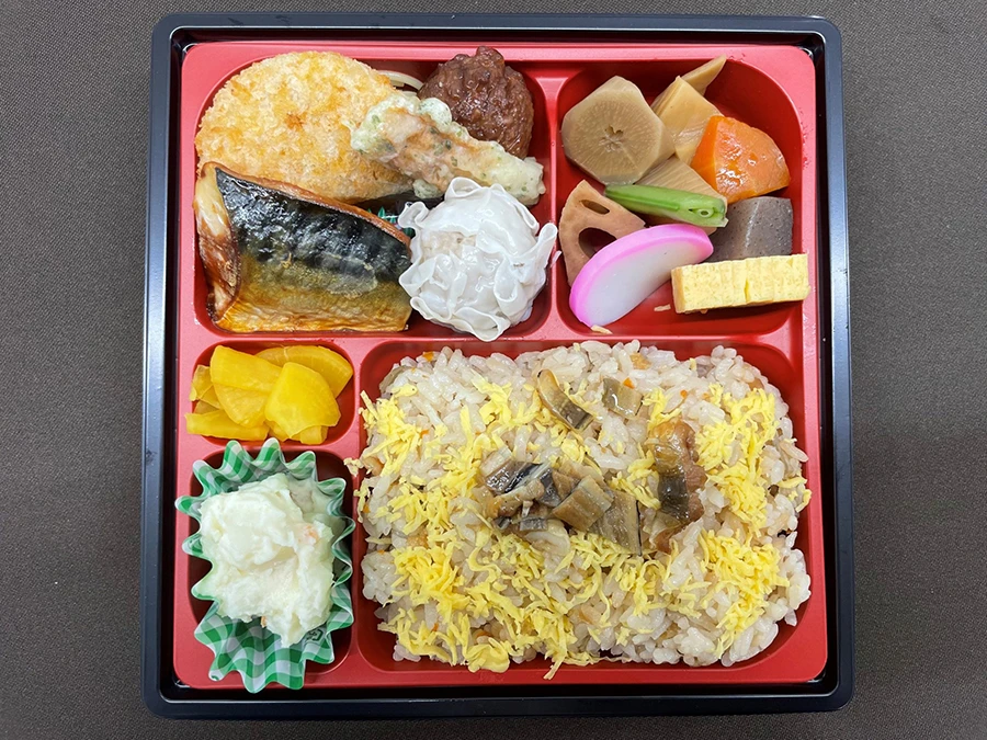 特製廣島グルメ弁当（穴子飯）