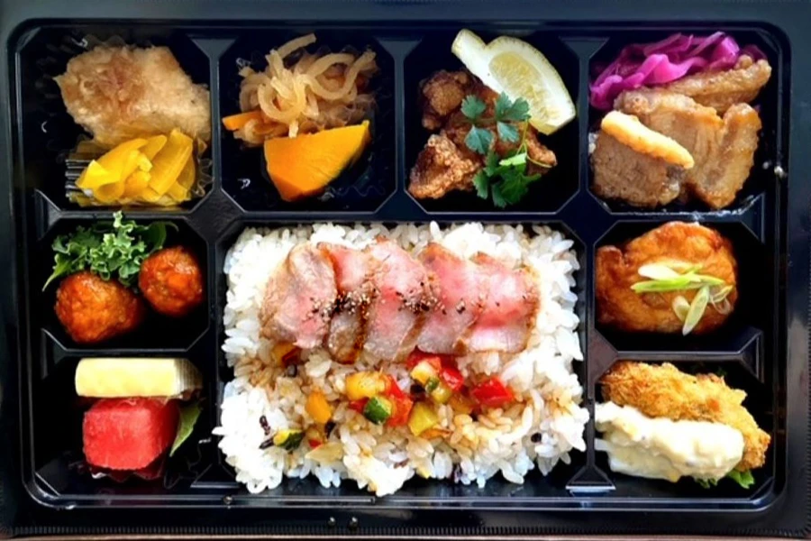 【松山】和牛ステーキと彩り惣菜弁当　利用期間(2025/10/28〜)