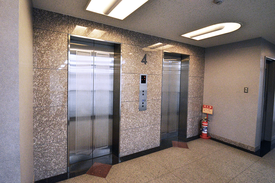 TKP品川港南口会議室 EV前