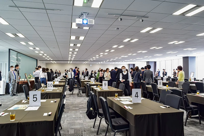https://images.microcms-assets.io/assets/dafe7aa892a24c93965c1d4a581ad23f/7ba1ee3a87c74e6fb70d297bca1c2430/gcp-osaka-umedashinmichi_2024_tasting_session_01_06.webp