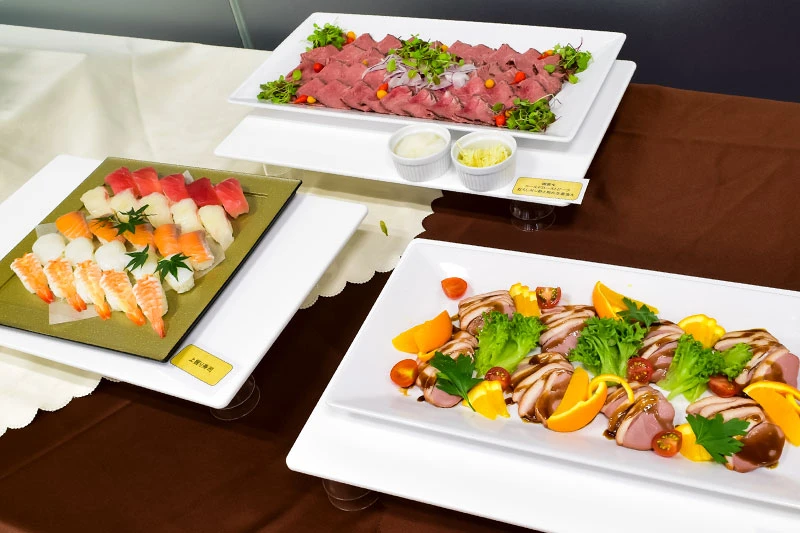 https://images.microcms-assets.io/assets/dafe7aa892a24c93965c1d4a581ad23f/8282e0ebff6446368e2eba3c66db25cf/gcp-osaka-umedashinmichi_2024_tasting_session_01_11.webp