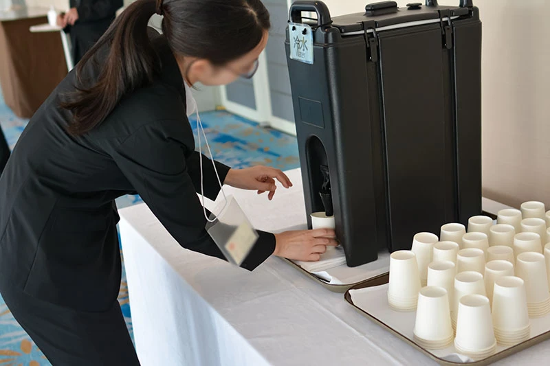 館内各所にウォーターサーバーを用意