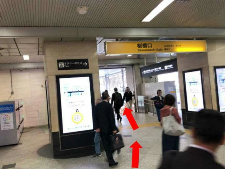 JR大阪駅(地下ルート)1