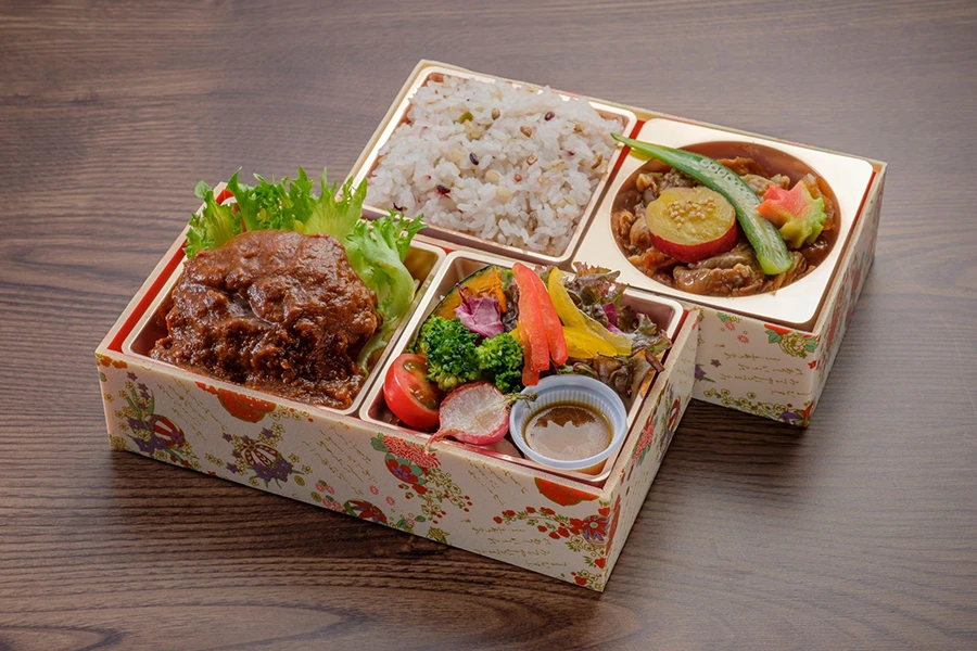 《典座》うんまか豚ハンバーグと牛肉の2段弁当