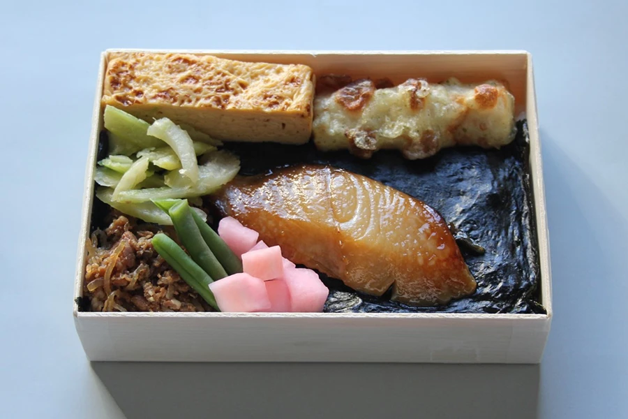 無限のり弁（銀鱈西京焼き弁当）