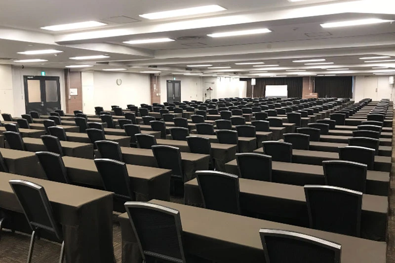 会議は6Fのホール6Aを利用。その後7Fへ移動して懇親会を開催