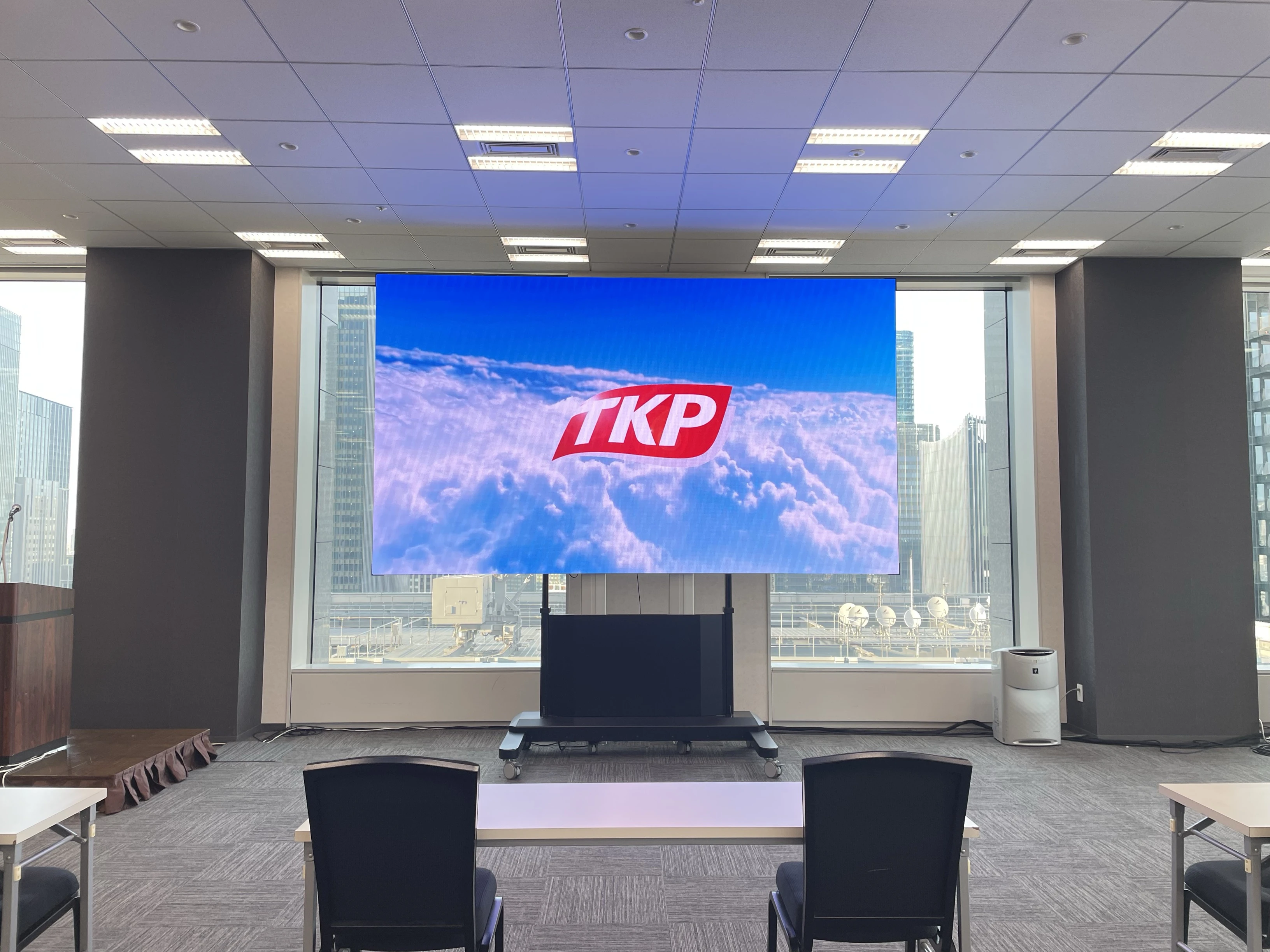 TKPガーデンシティPREMIUM京橋 スクリーン