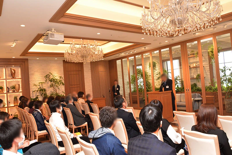 https://images.microcms-assets.io/assets/dafe7aa892a24c93965c1d4a581ad23f/bcbfef6f3a244dacb7cb805200bb14bb/hall-cirq-saitama_2023_party_01_06.webp