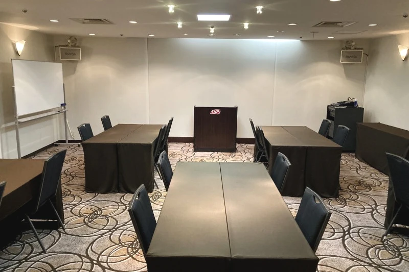 TKPガーデンシティ京都タワーホテル 7F:椿