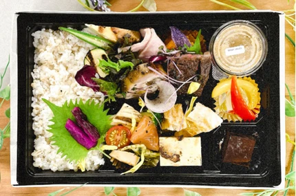 TKP金沢弁当（かがやき）牛ステーキとふんだん魚介の贅沢弁当※お茶付